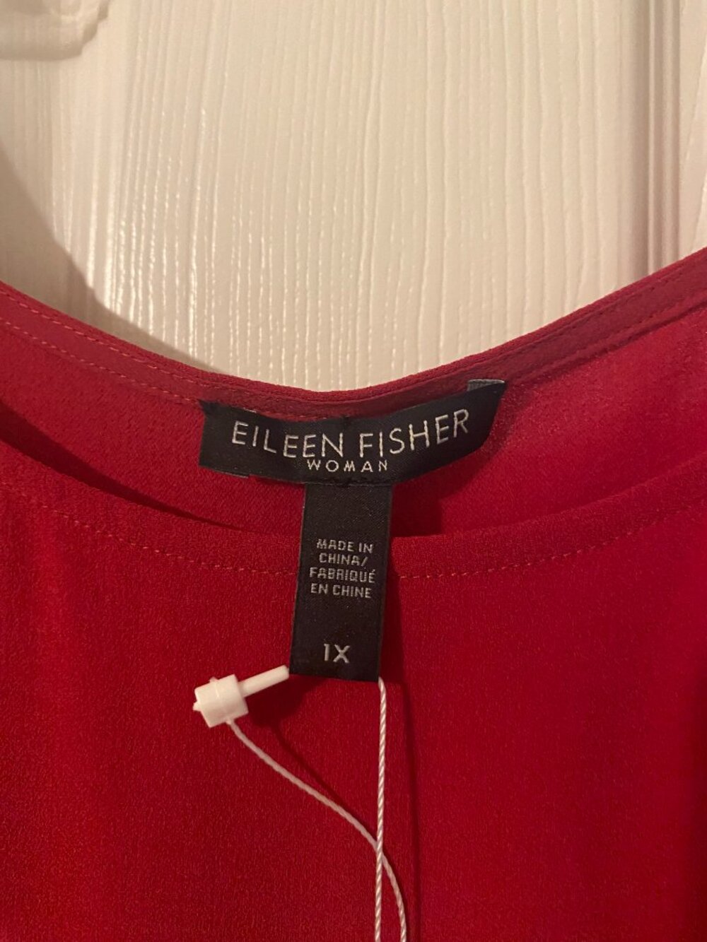 Eileen Fisher Radish Red silk crepe shell - Picture 3 of 4